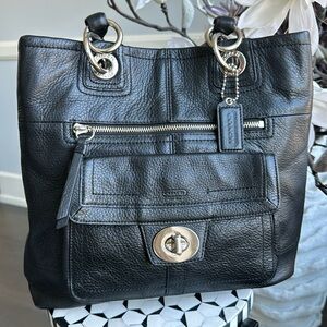 Coach 1941 Genuine Black Leather Shoulder / Tote bag